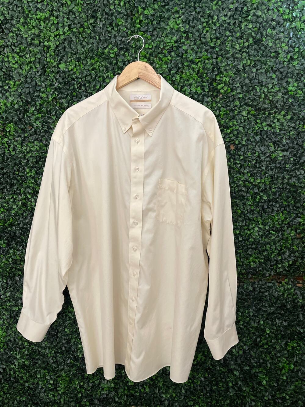Gold Label Roundtree & Yorke Men’s dress Shirt, light Yellow, non-iron Size 18